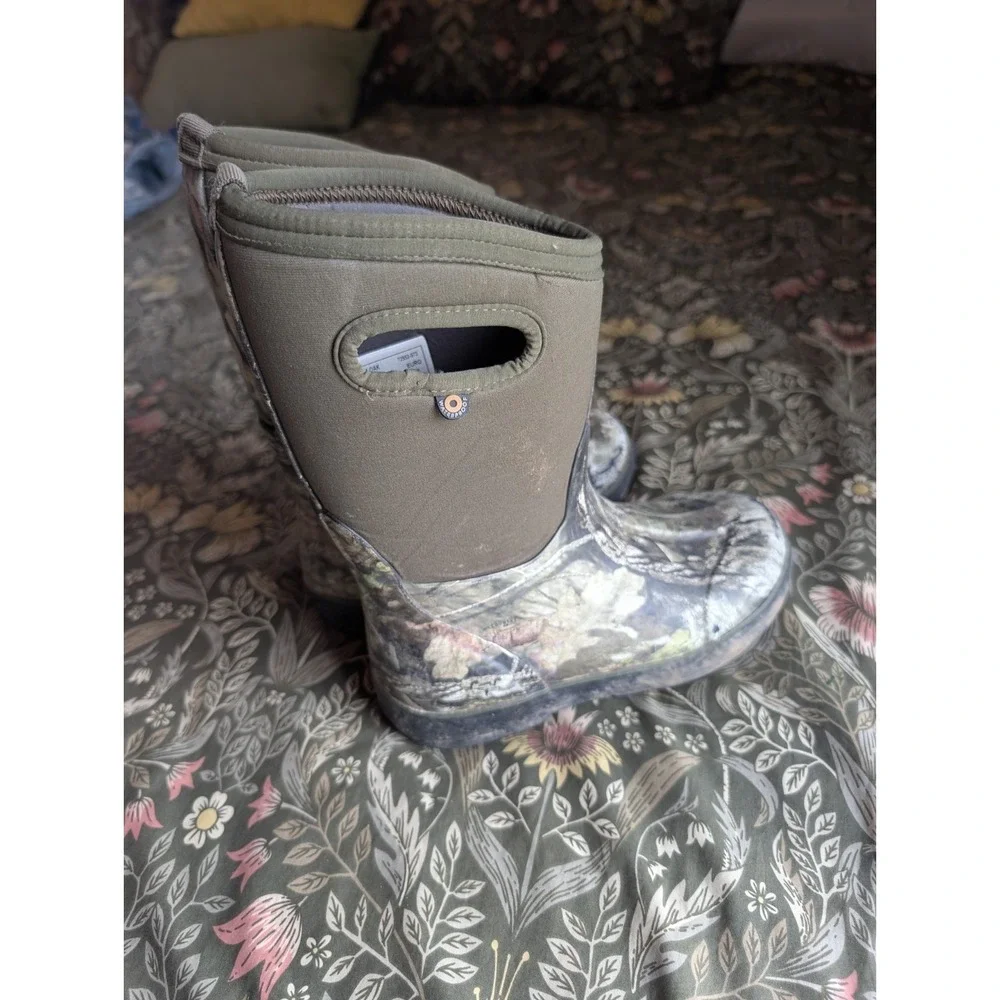 BOGS Winter Boots Youth Size 3 Camo Green Waterproof Outdoor Camouflage